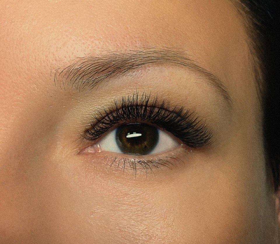 Двойной объем ресниц