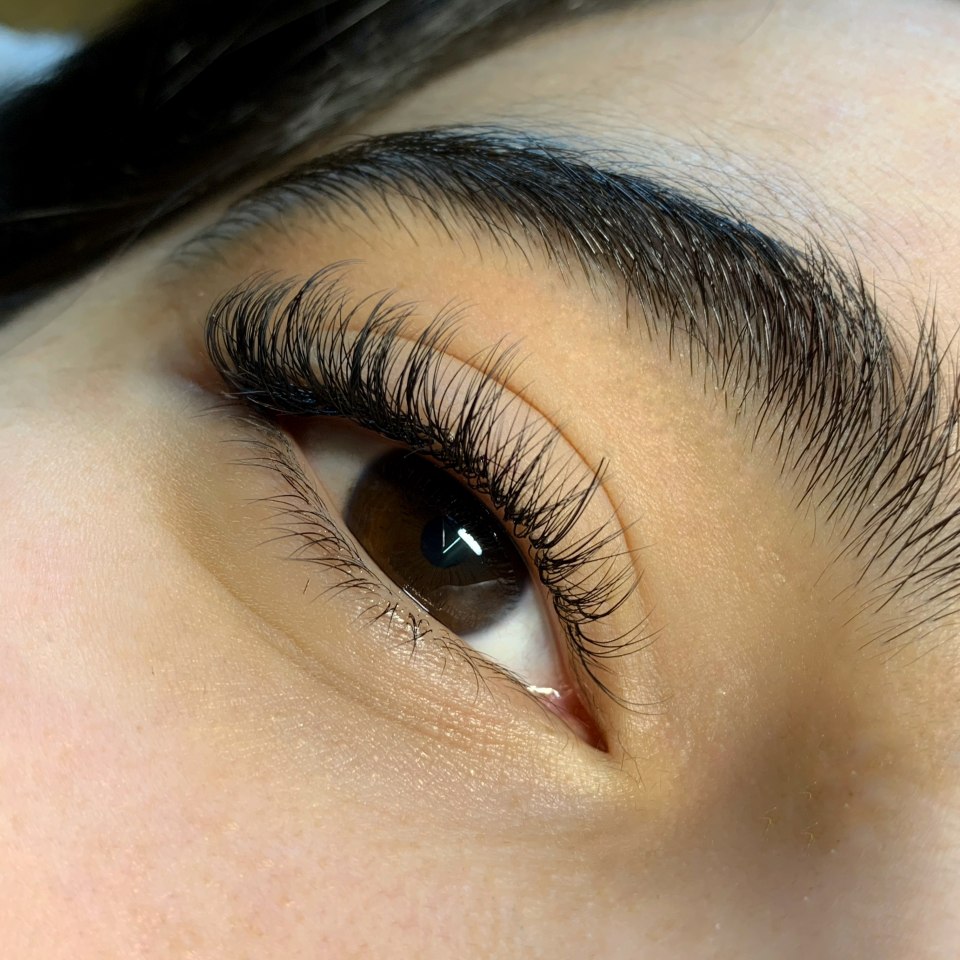 Двойной объем ресниц