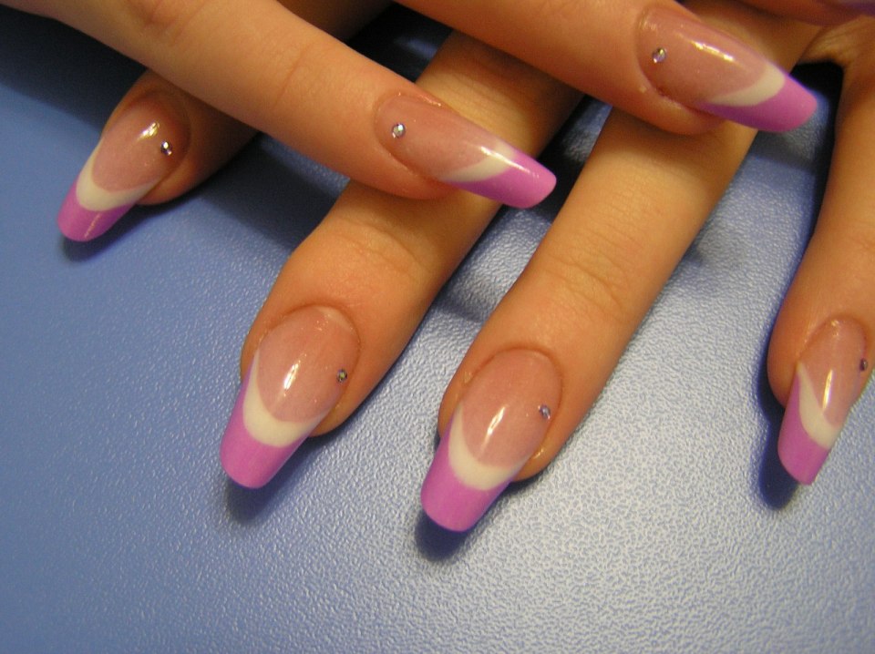 Наращивание ногтей форма миндаль френч