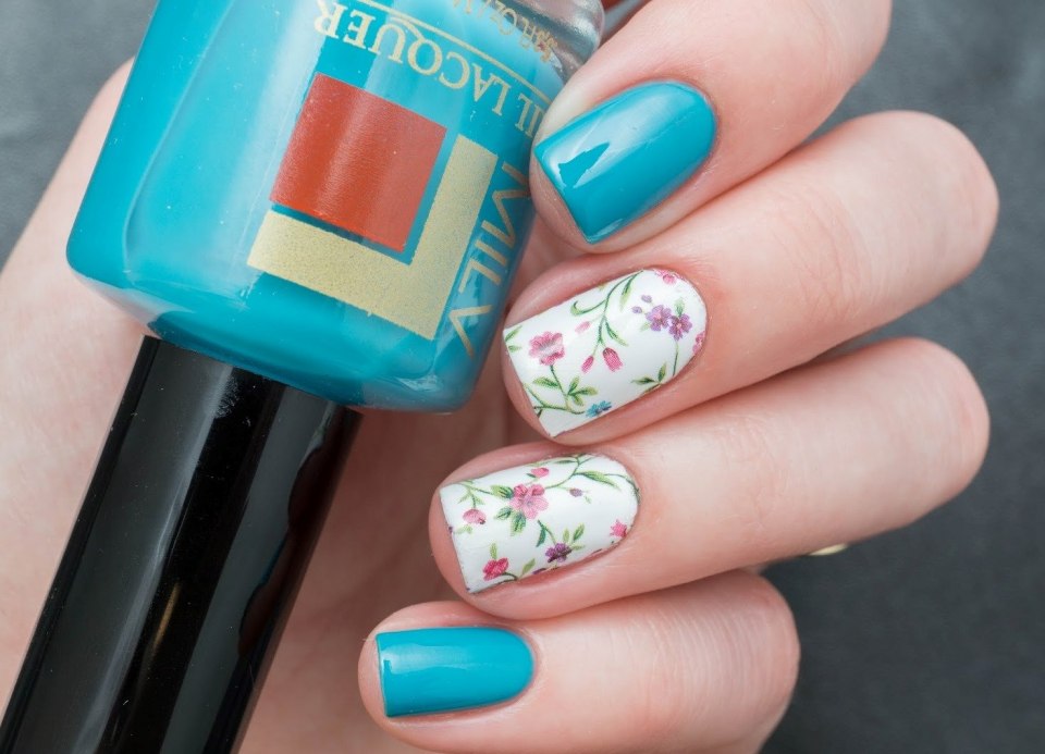 Ногти с цветочным принтом