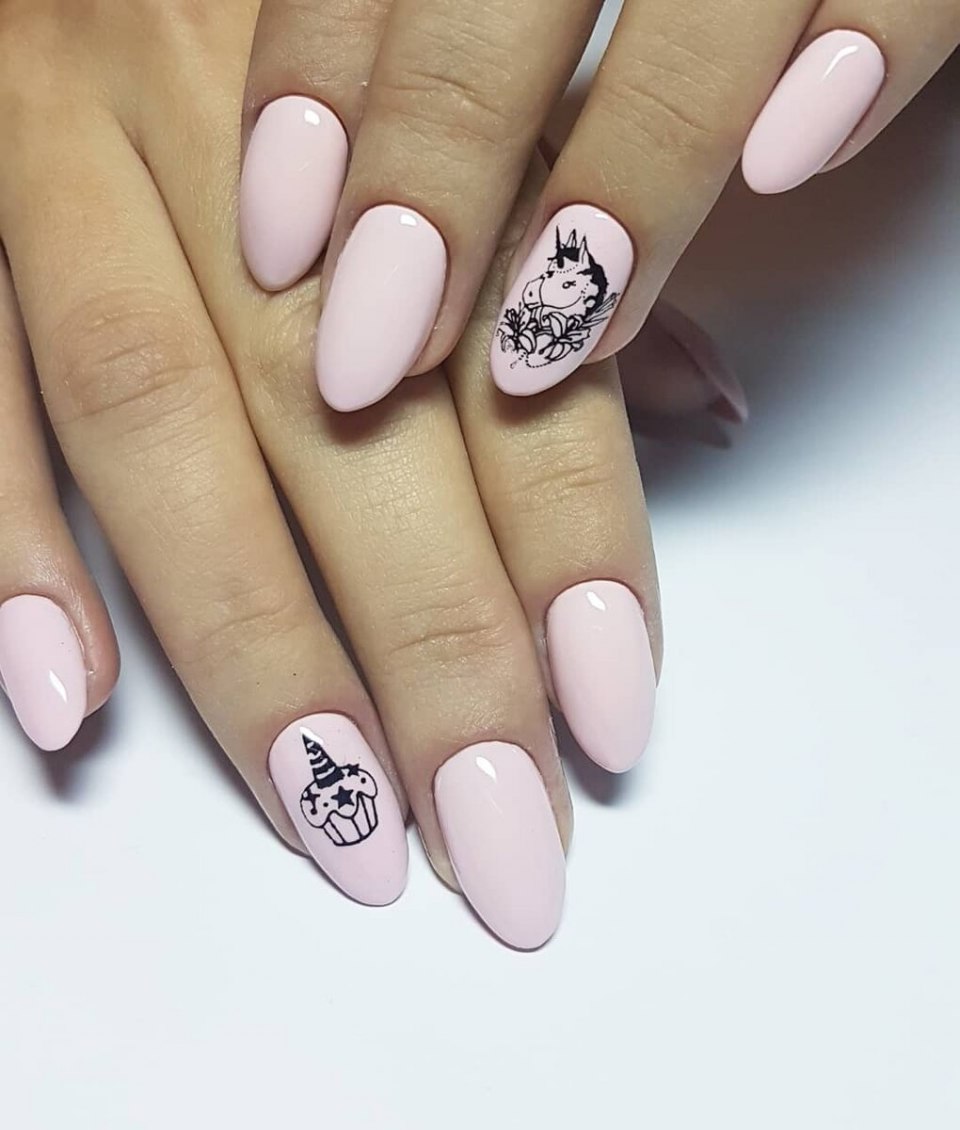 Нюдовый френч миндаль