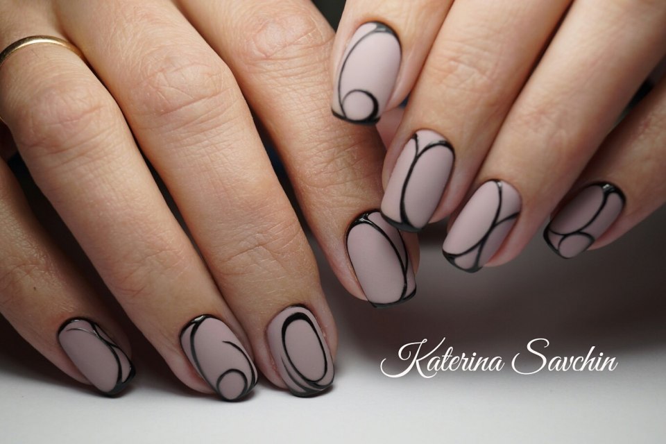 Маникюр дизайн плавные линии