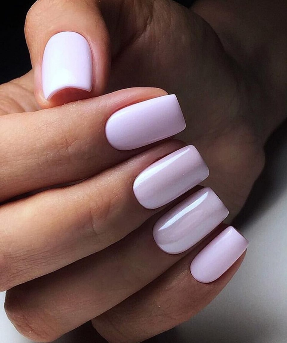 Красивый однотонный маникюр