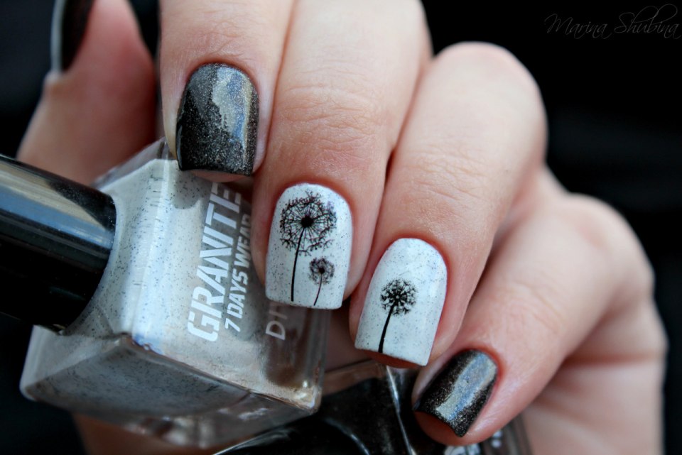 Черный маникюр с одуванчиком