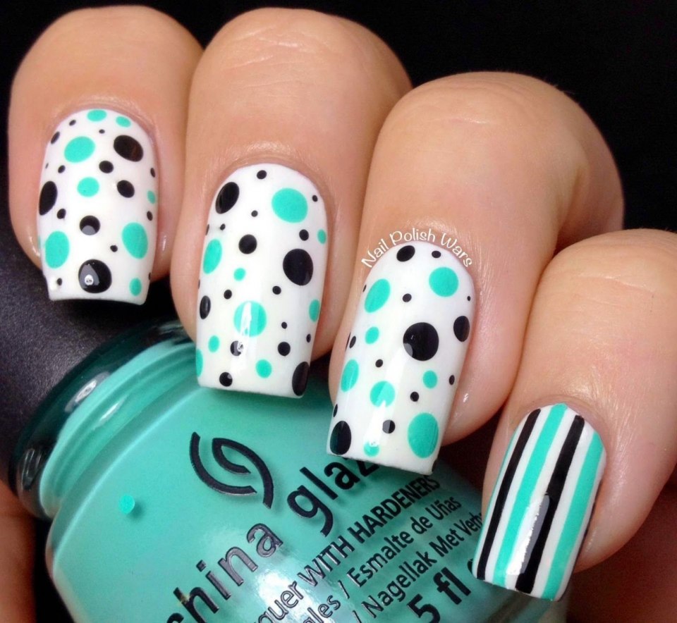 Маникюр с кружочками