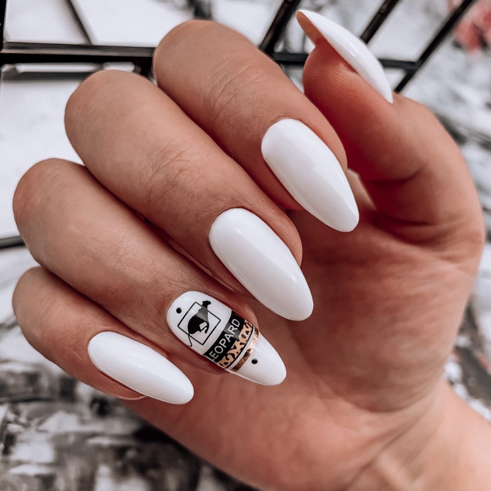 Белый маникюр