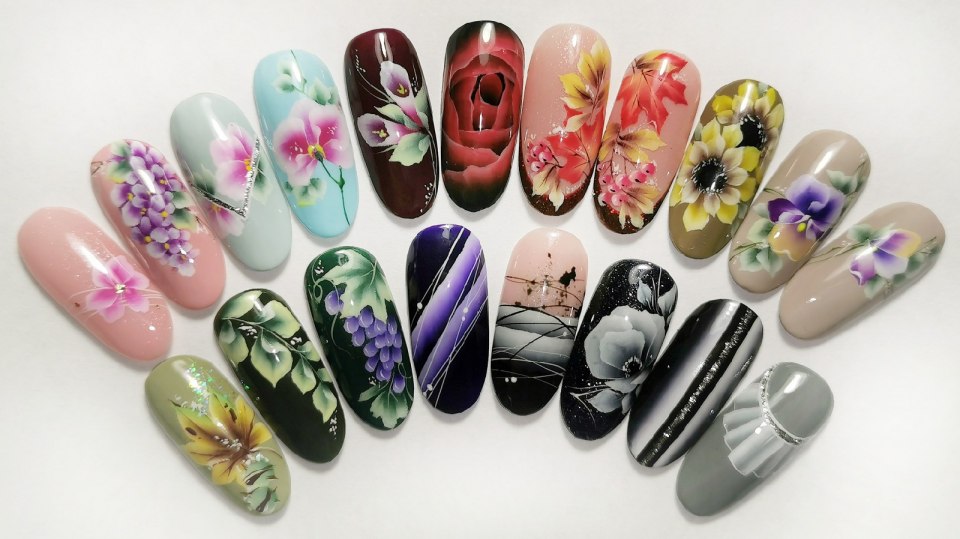Маникюр на типсах цветы для начинающих