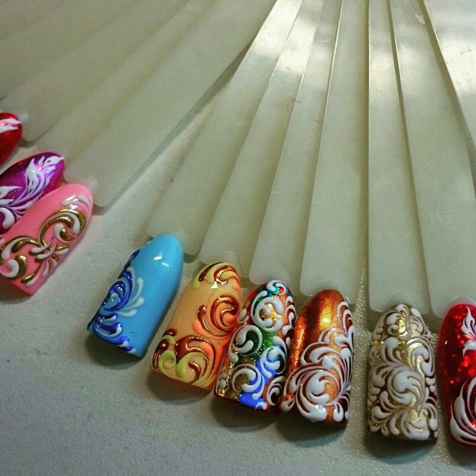 Вензеля на ногтях