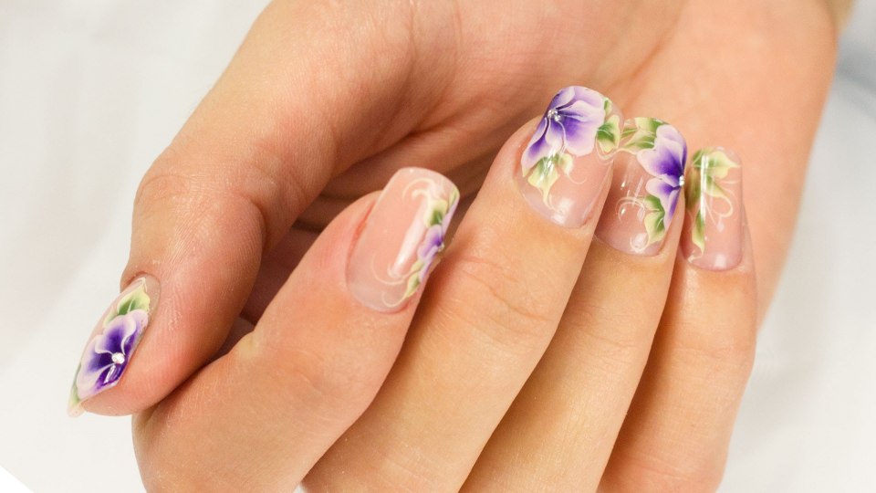 Роспись на ногтях