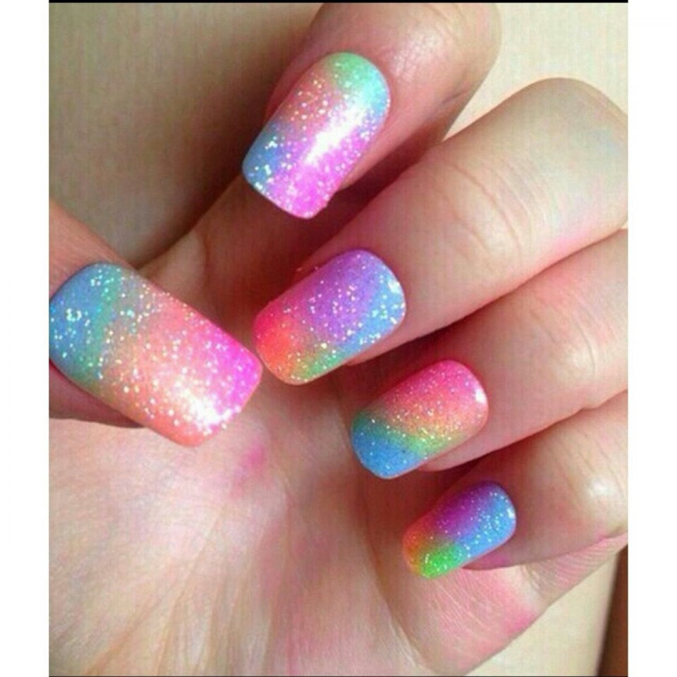 Маникюр малиновый с серебром