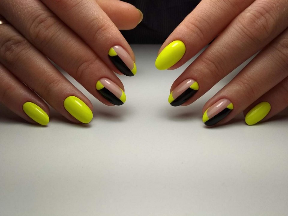 Яркие овальные ногти