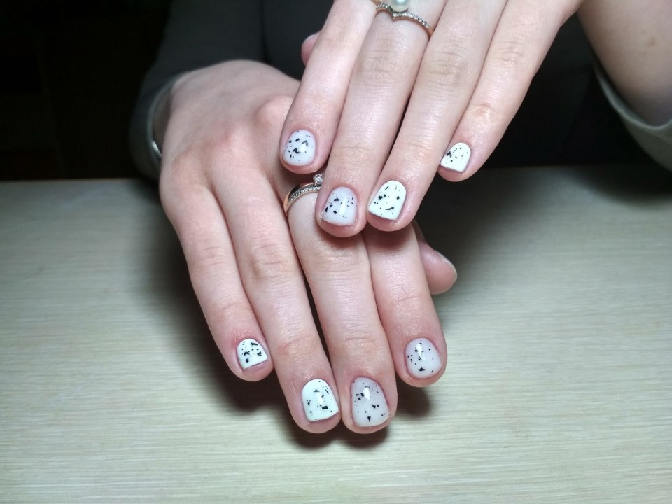 Гелевое покрытие ногтей красивые