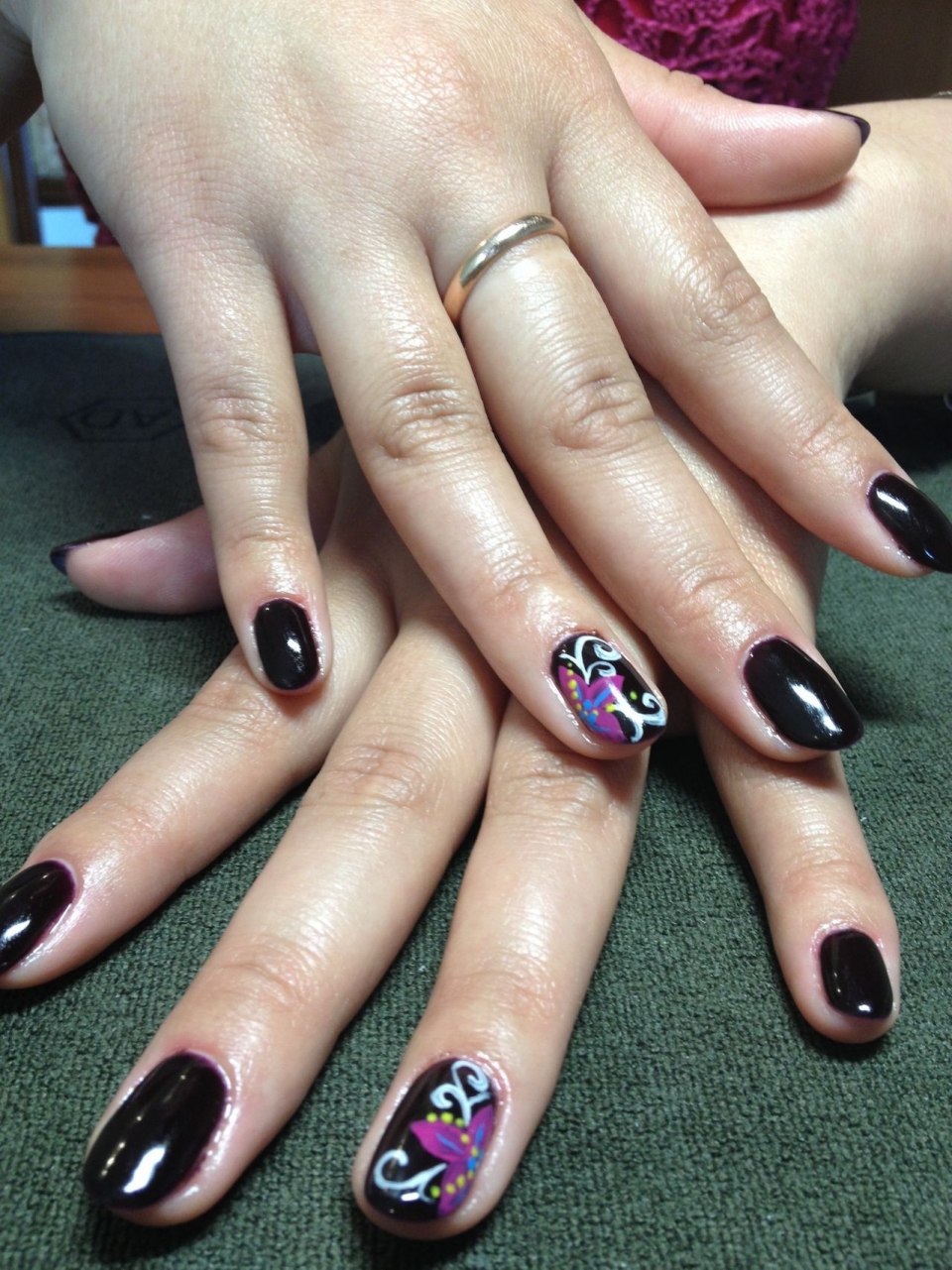 Красивый маникюр с рисунком