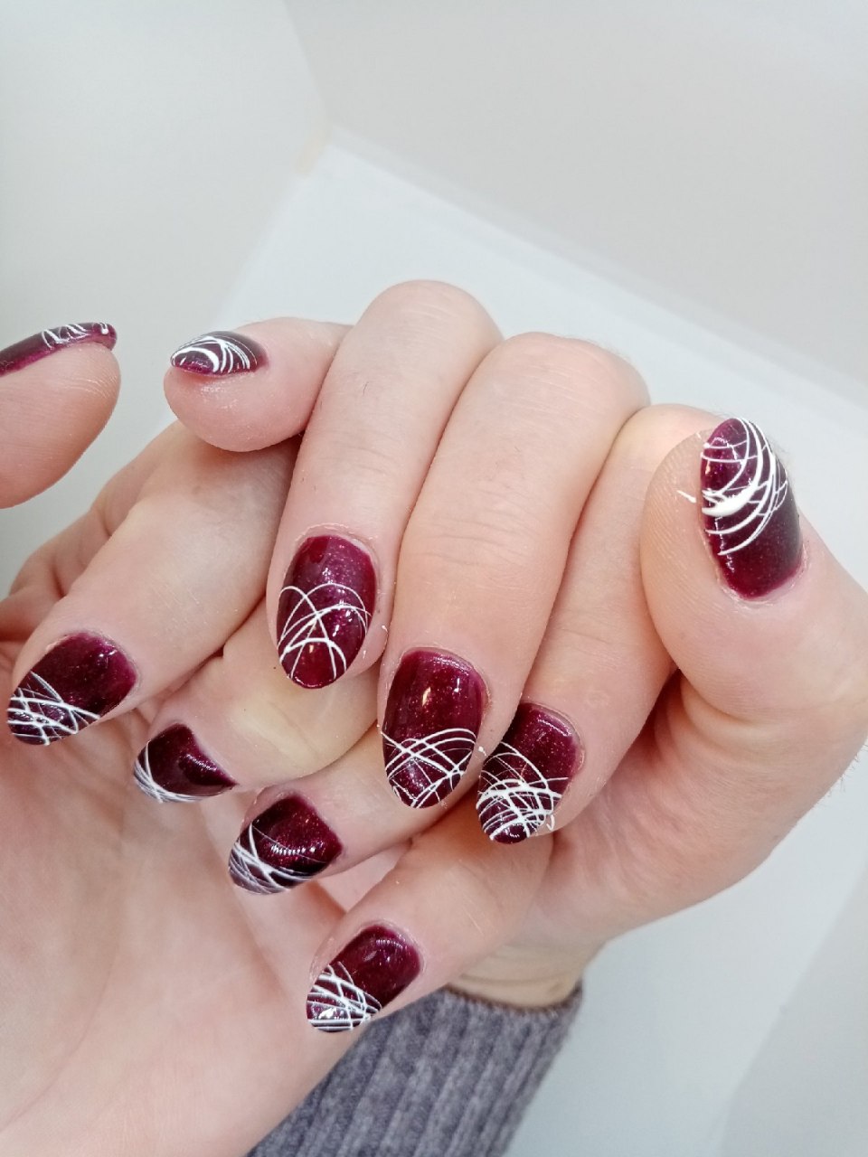 Синий маникюр с жидким камнем