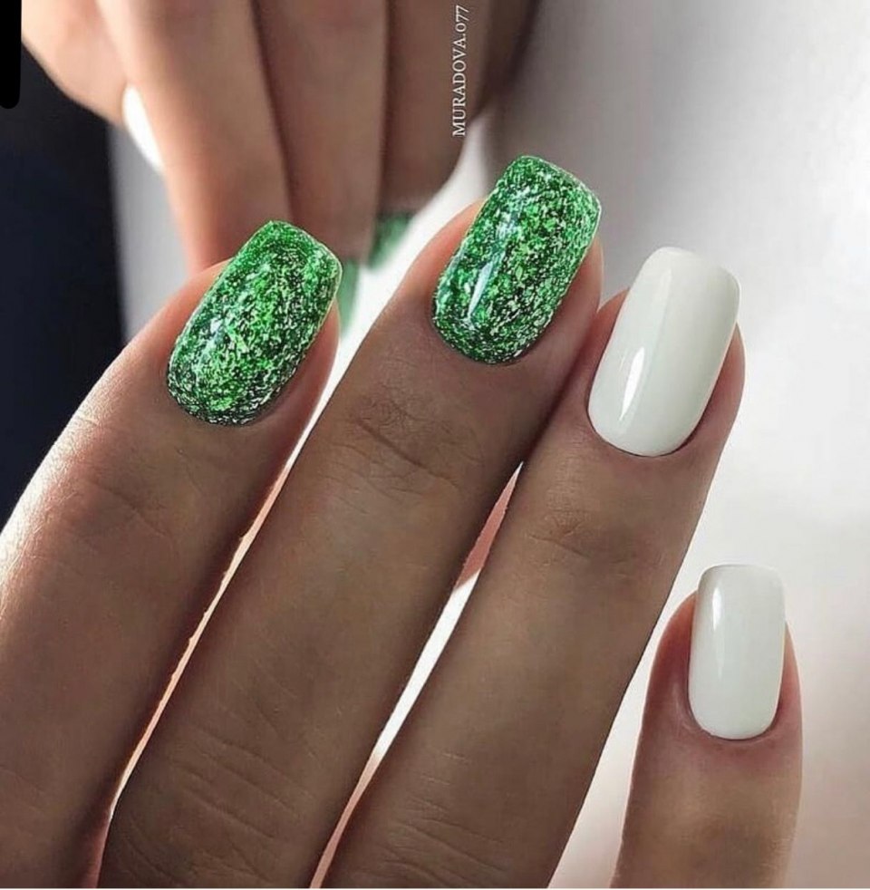 Изумрудный маникюр 2019