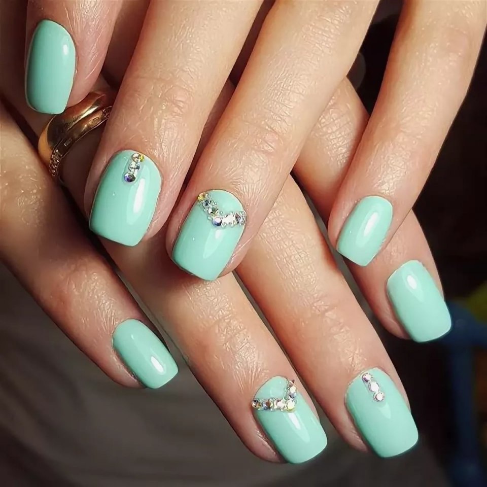 Маникюр мятного цвета