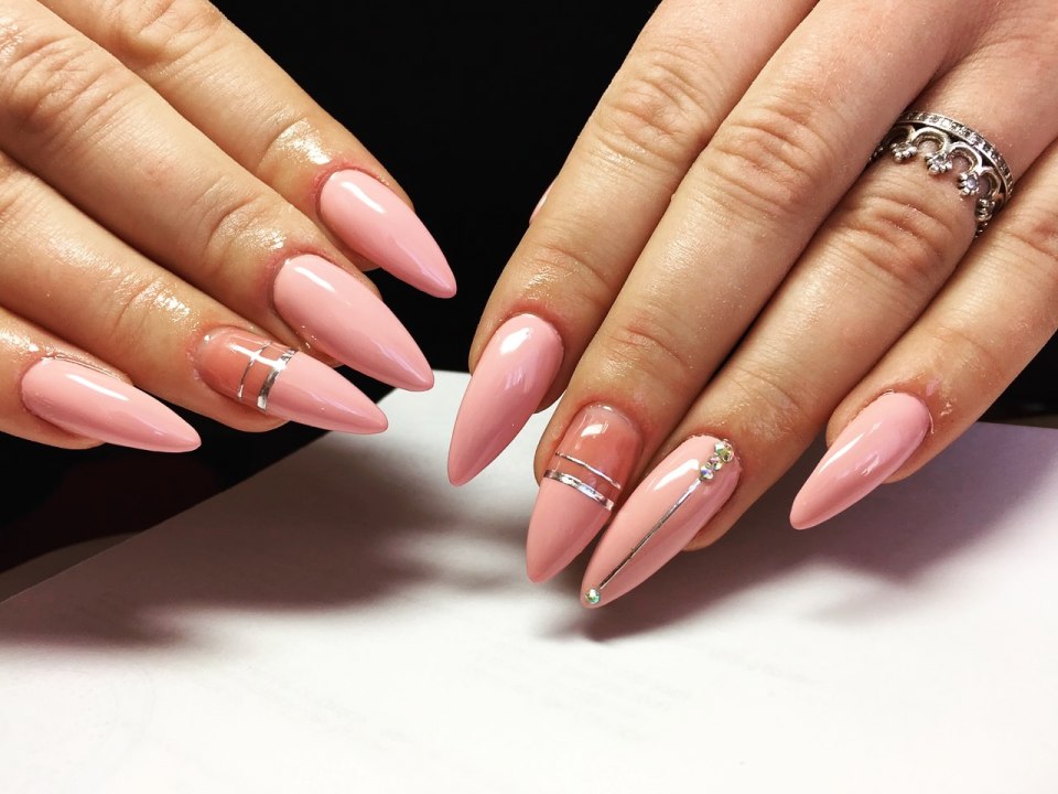 Аппаратный маникюр на длинные ногти
