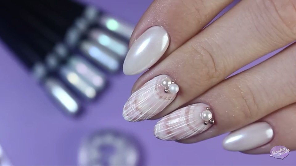 Ногти с жемчугом