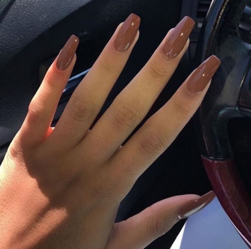 Фотомодели с длинными ногтями