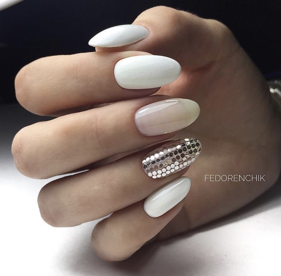 Ногти с цветными разводами