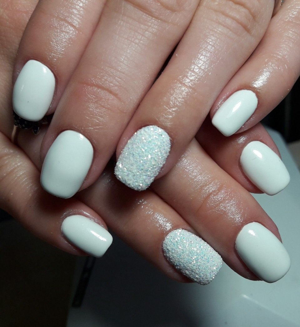 Розово голубой градиент на ногтях