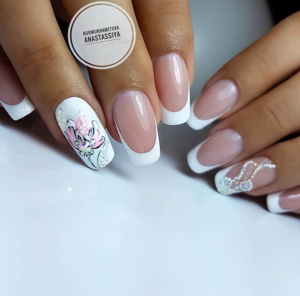 Маникюр с бабочками