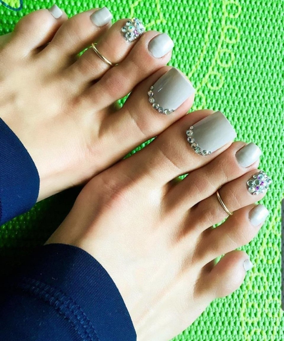 Маникюр на ногах