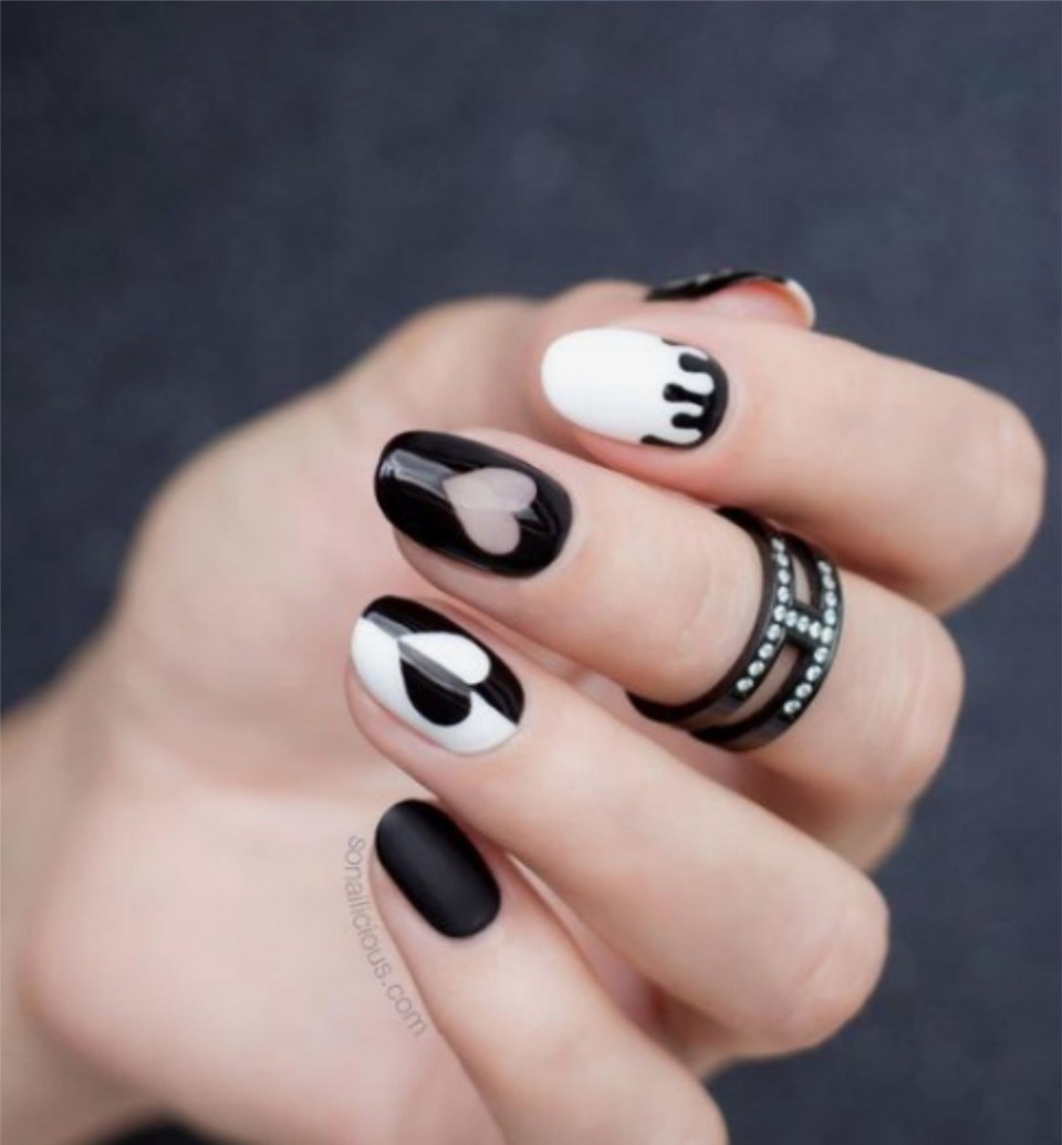 Черные матовые ногти