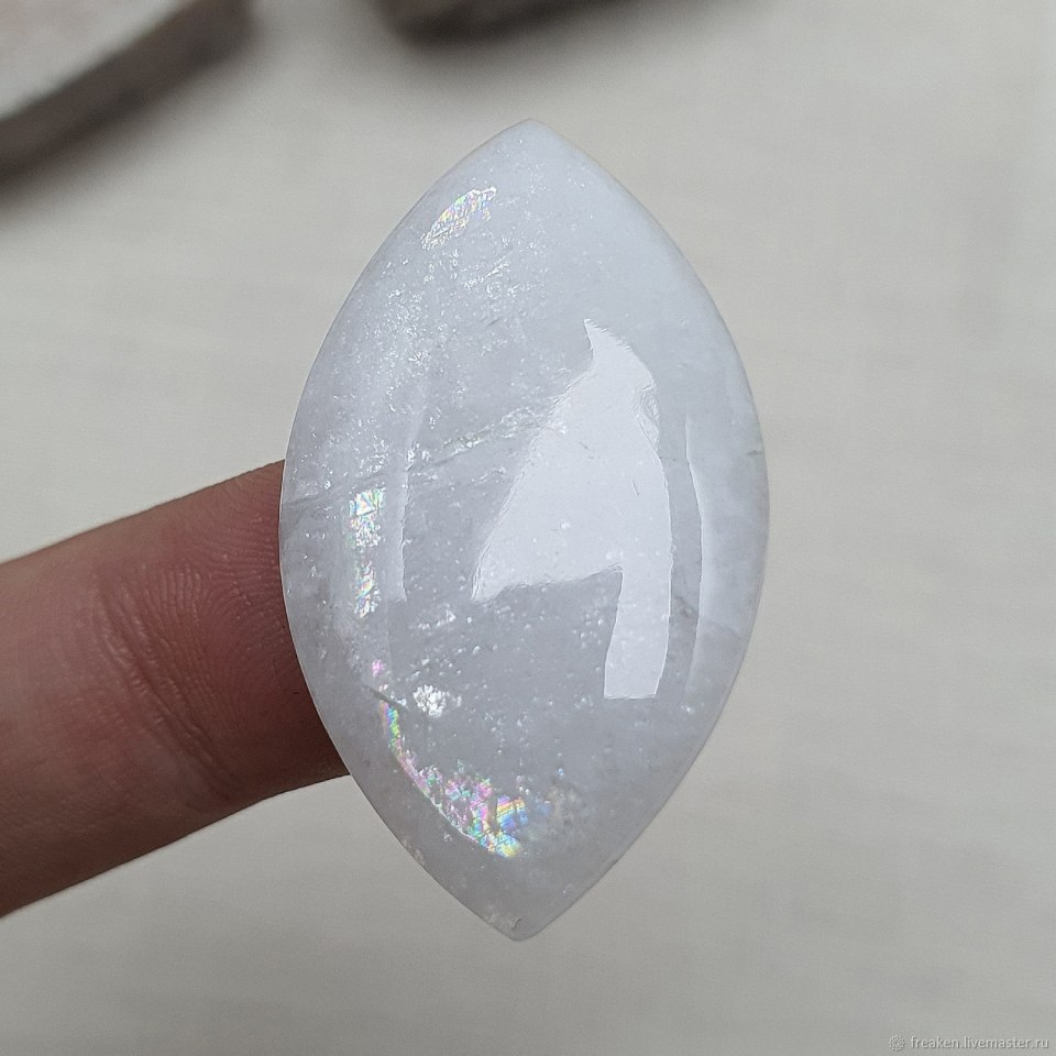 Серый лунный камень кабошон