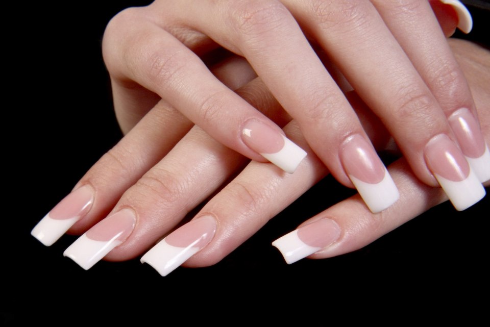 Нарощенные ногти французский маникюр