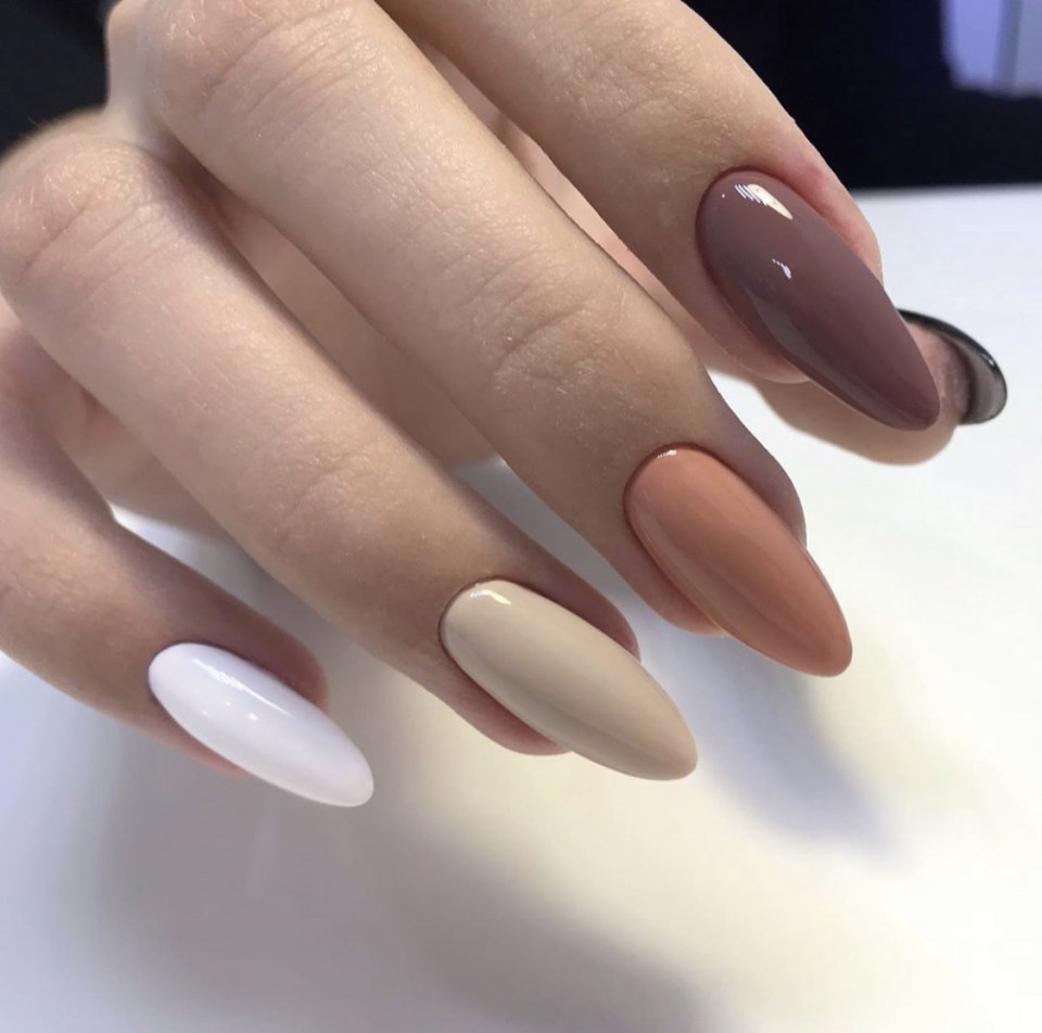Manicure 2021 Миндальная
