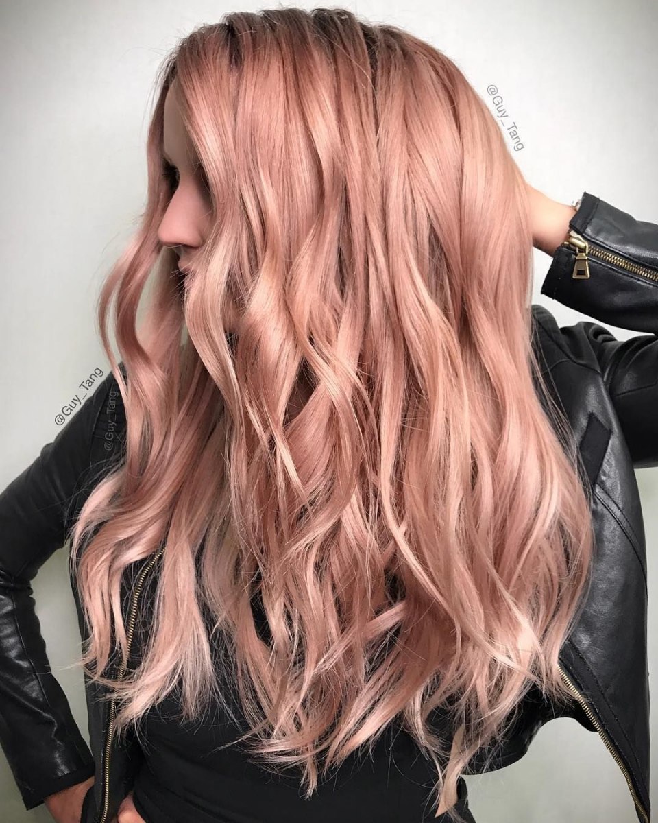 Kylie Jenner розовые волосы