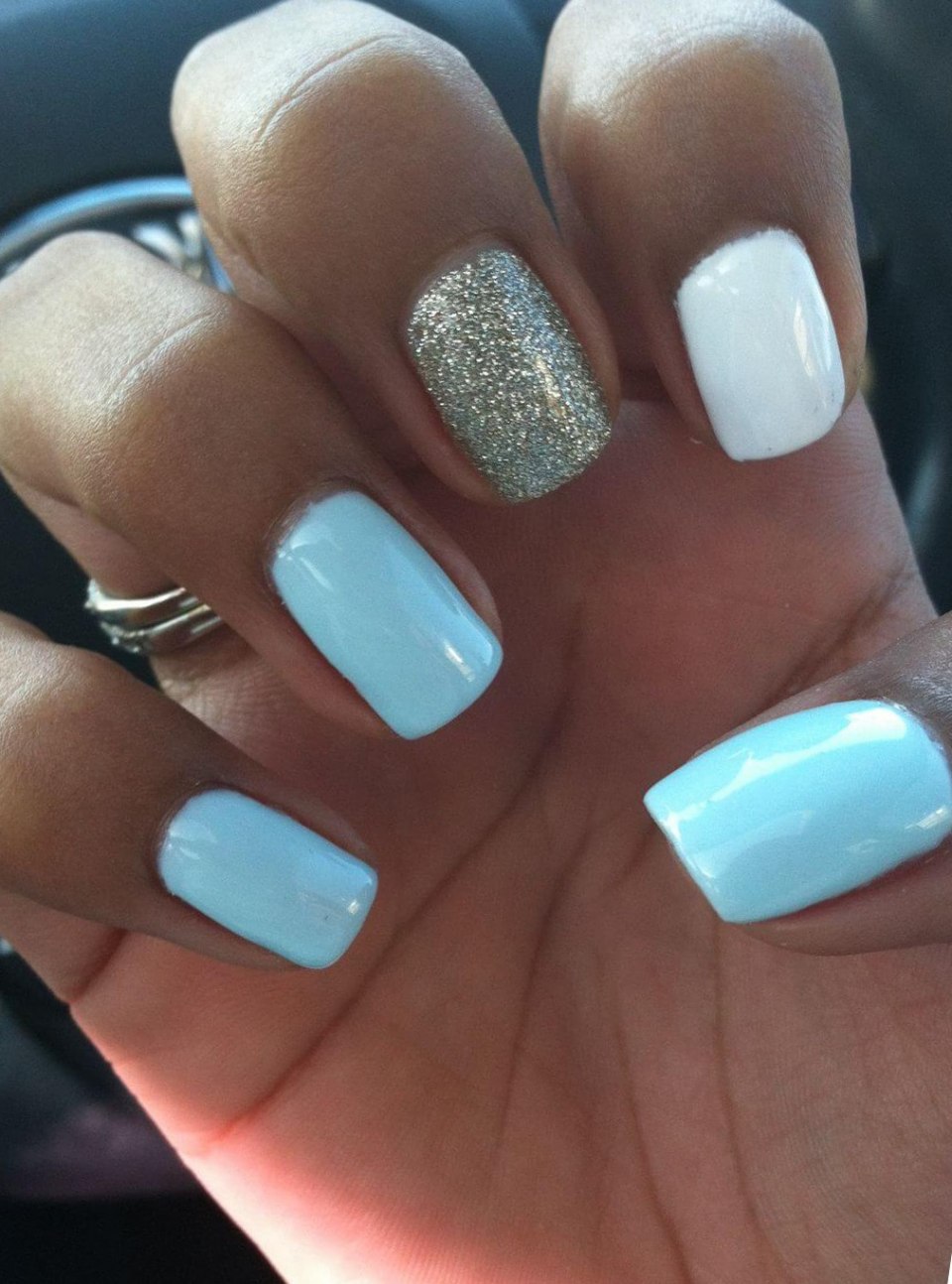 Маникюр в холодных тонах