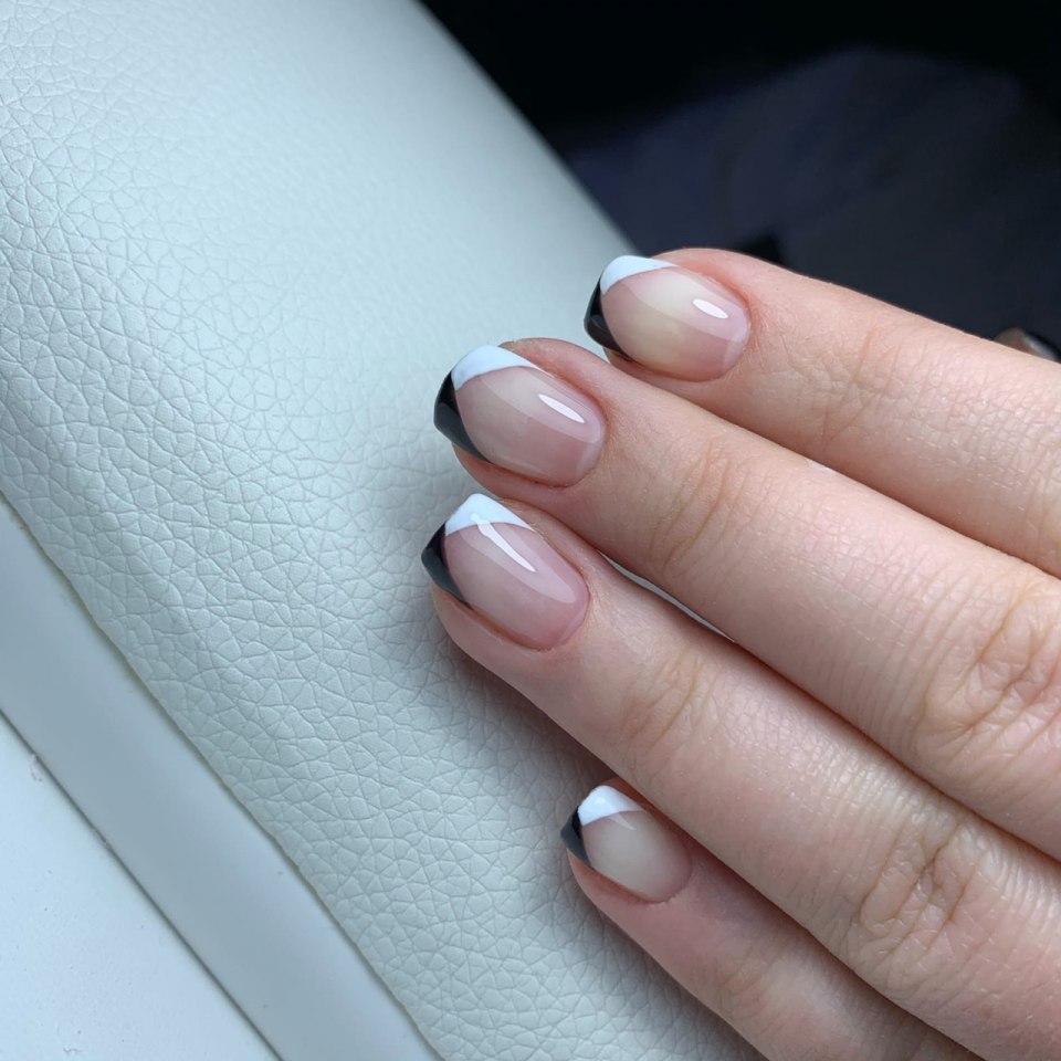 Французский маникюр на очень короткие ногти