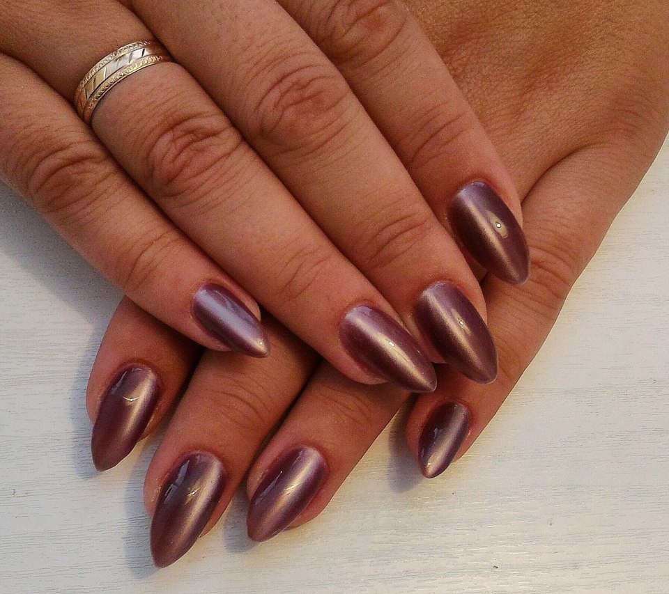 Светло коричневый маникюр