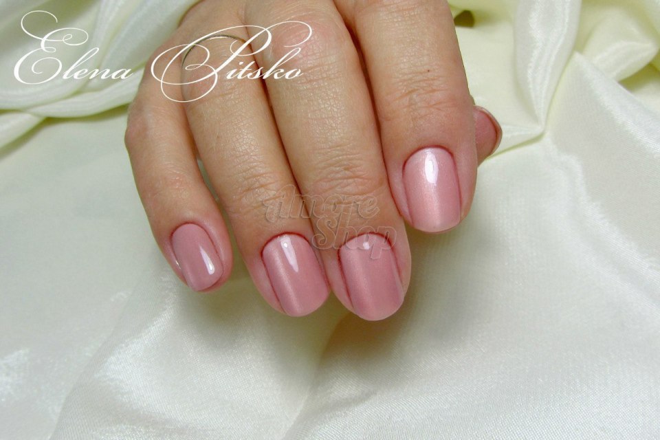 Кошачий глаз маникюр светлые