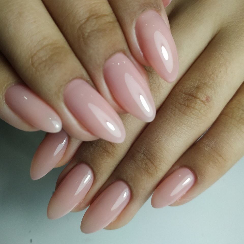 Маникюр кошачий глаз светлые тона