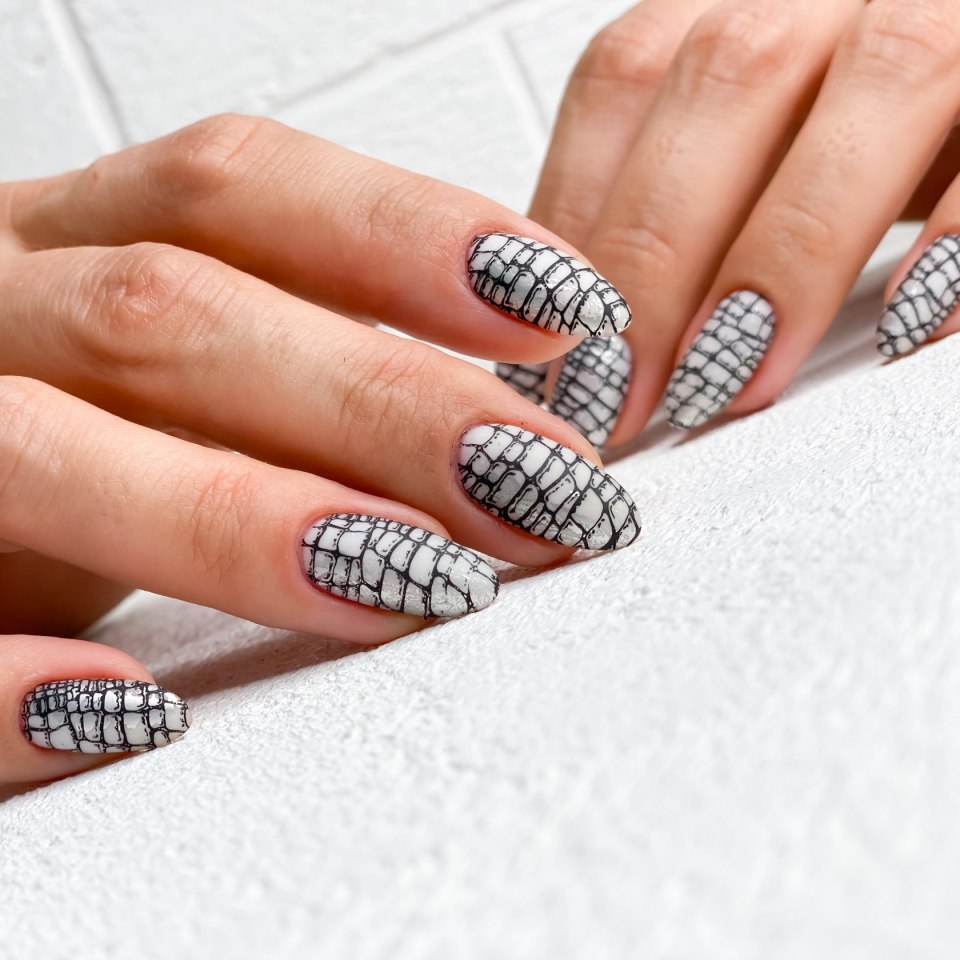 Маникюр какой нанести рисунок на белых ногтях в домашних условиях
