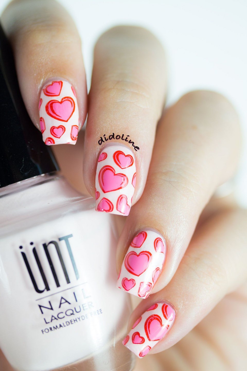 Маникюр нюд с сердечком