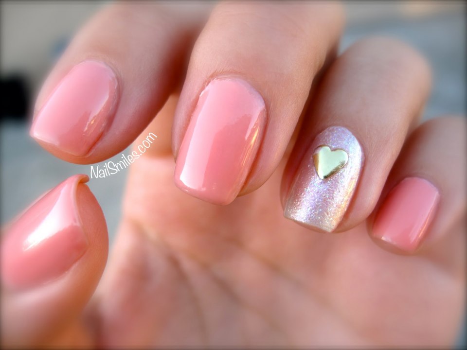 Маникюр с сердечками