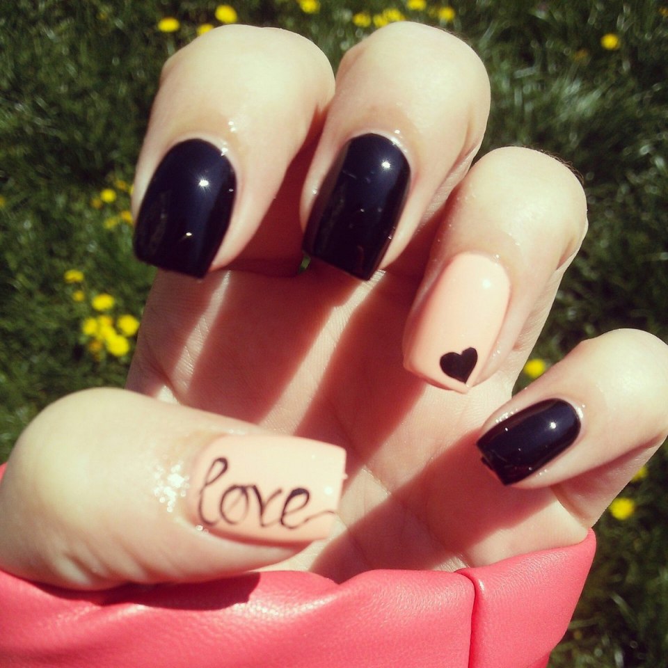 Маникюр с сердечками