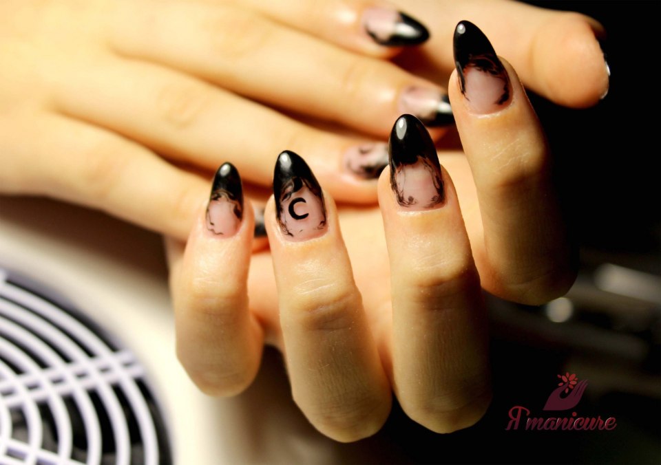 Мистичный маникюр