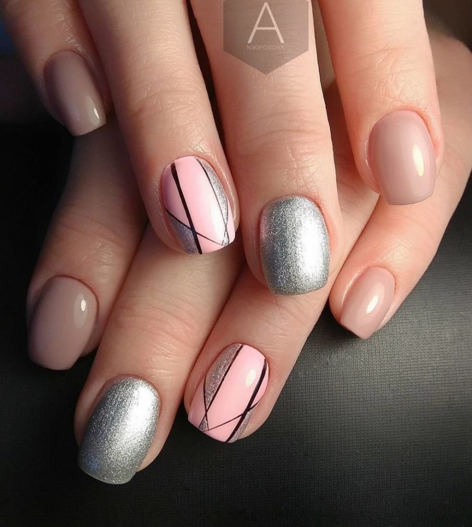 Ногти серые с розовым