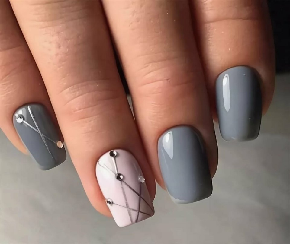 Серый маникюр