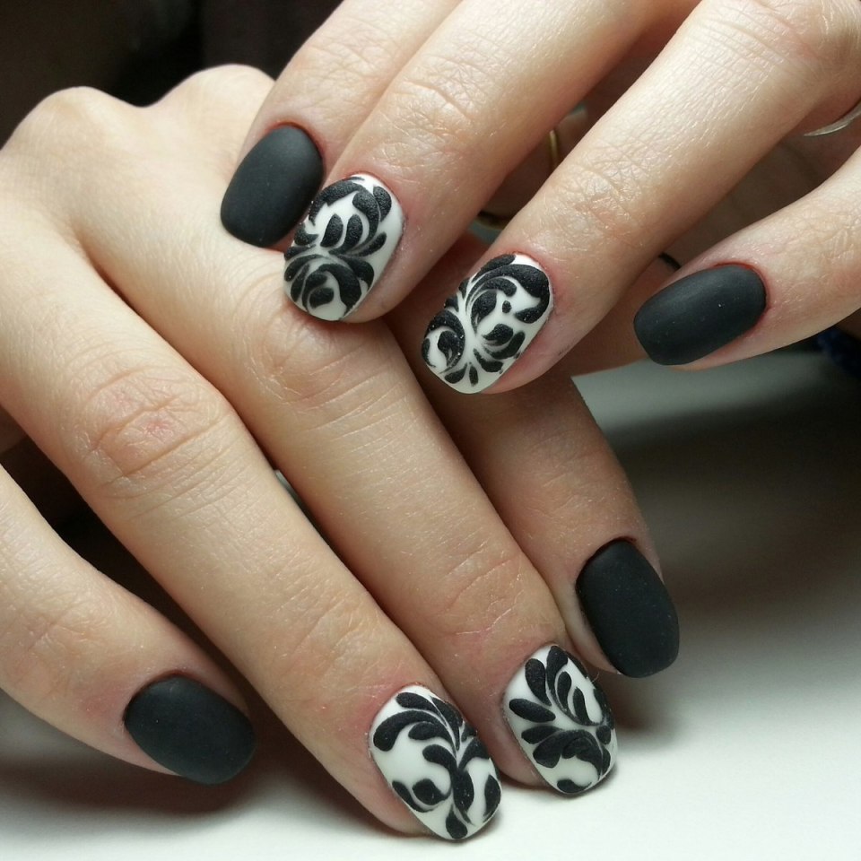 Маникюр с узорами