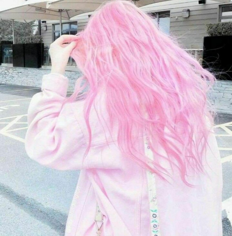 Девушка с розовыми волосами Эстетика