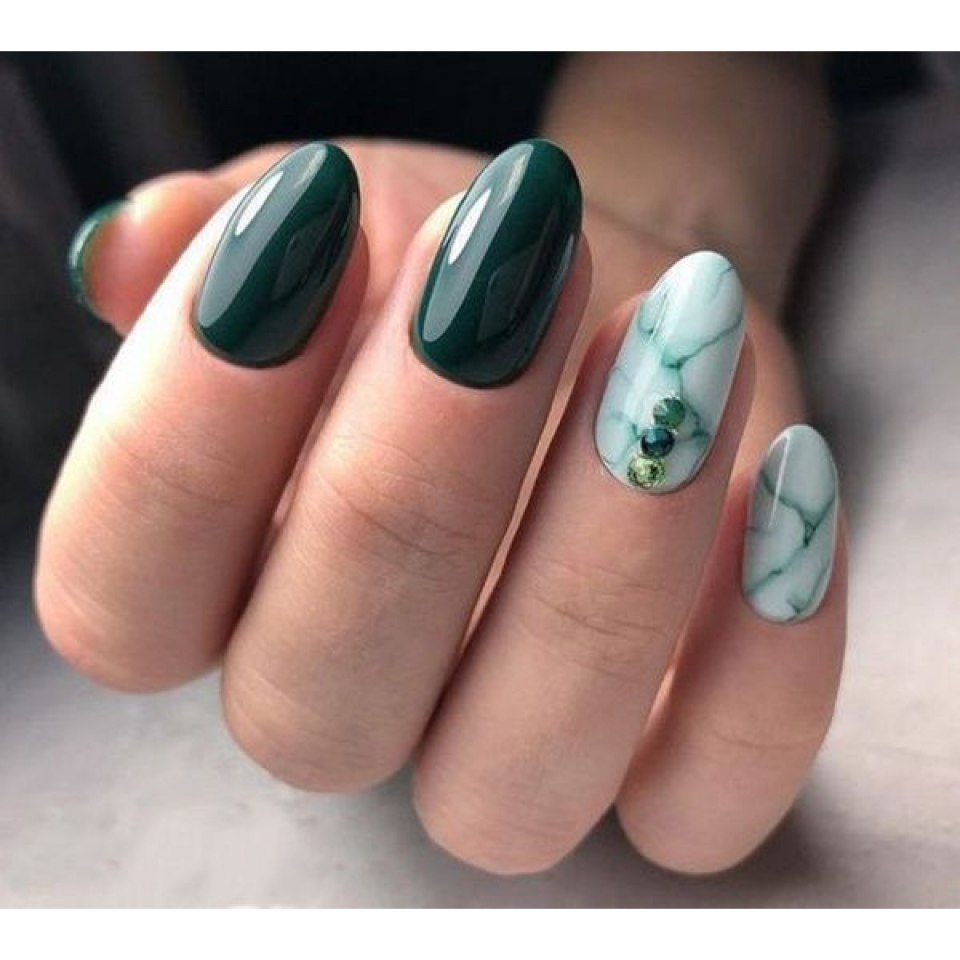 Изумрудный кошачий глаз гель лак