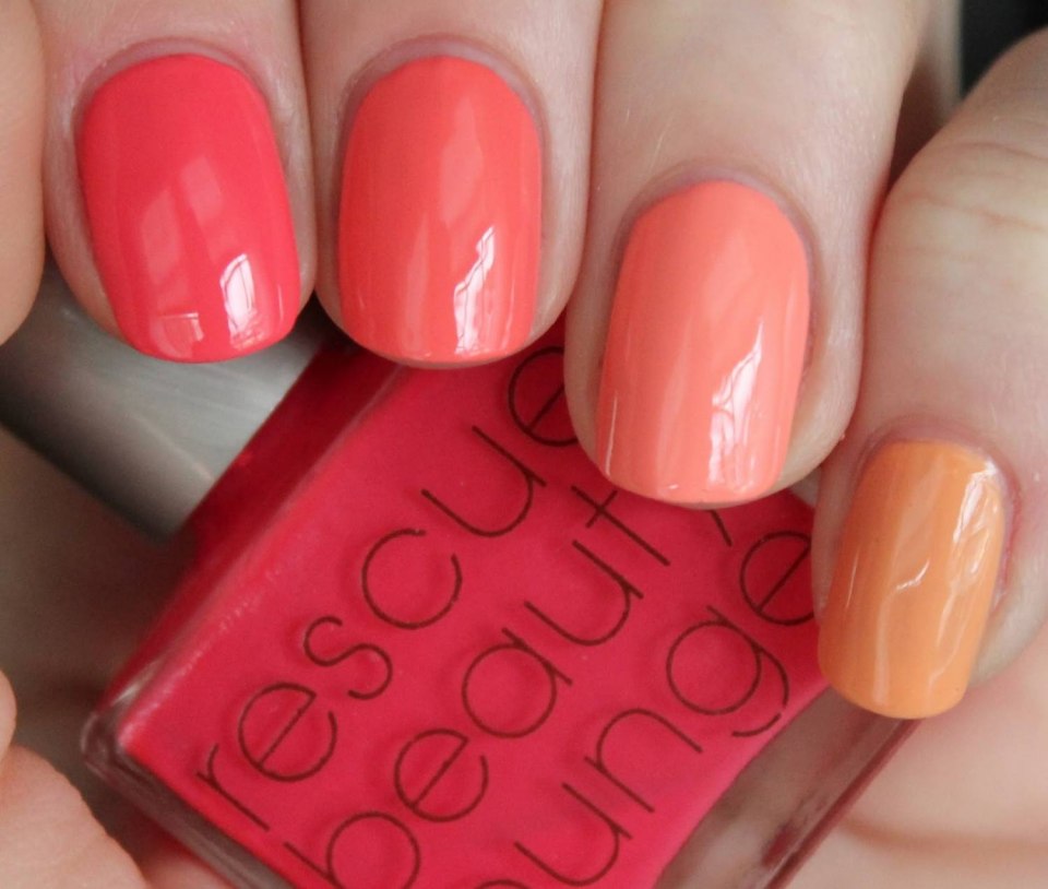 Розовый маникюр однотонный