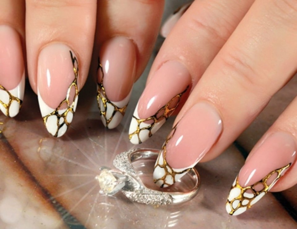 Литье на ногтях