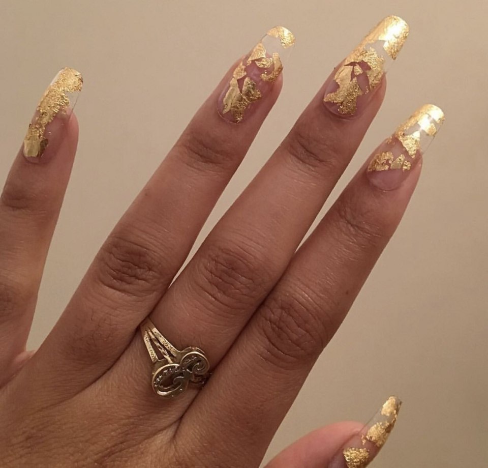 Ногти прозрачные с золотом